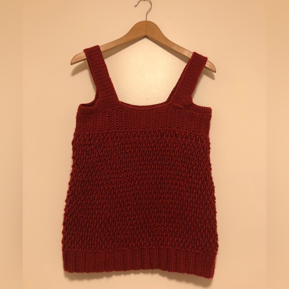 Blood red boxy knit tank top 🧶